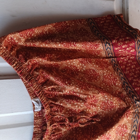 Realwear Longsleeve Blouse and Shorts Set Red and Brown Floral Design.Size 26/28 - Picture 9 of 9